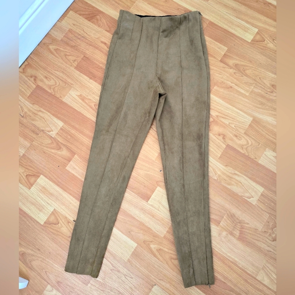 Zara Suede Skinny Pants with zipper bottoms. size S